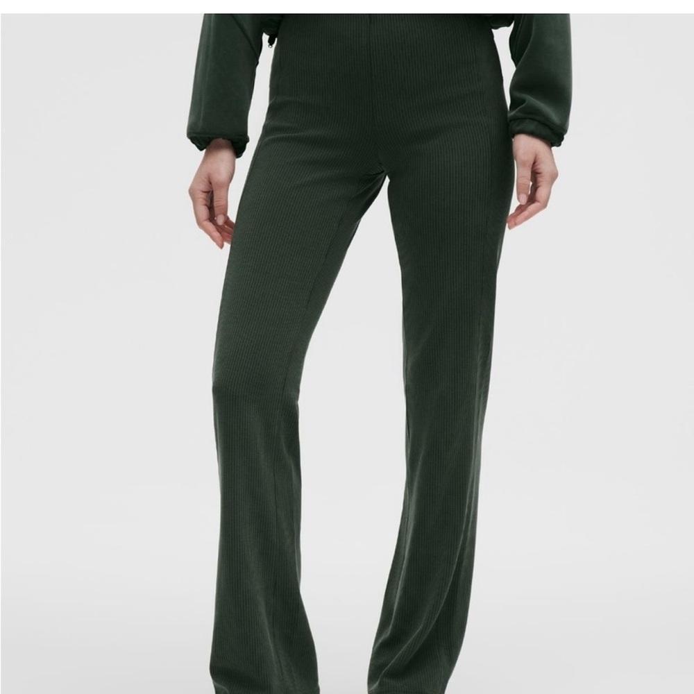 Lululemon Ribbed Softstream Flare Pants